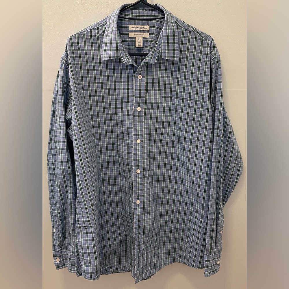 Amazon Essentials Mens Button-down. Size X-Large.
